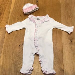 NWOT cute outfit with hat